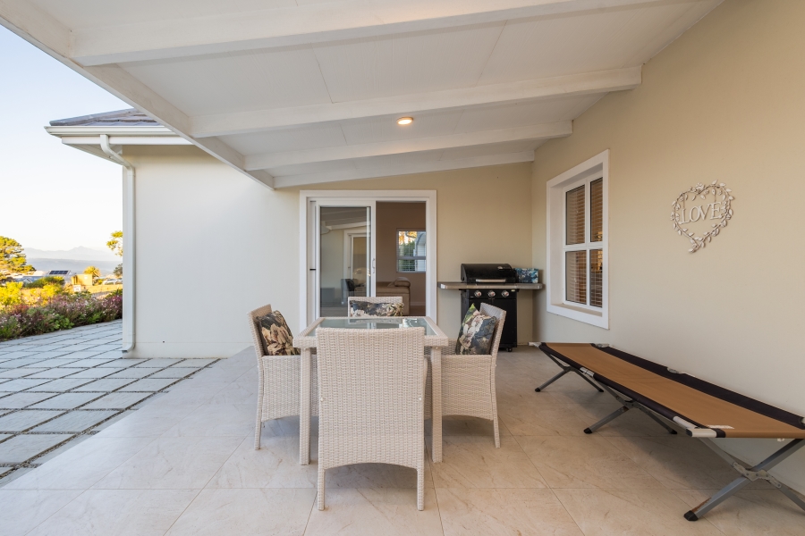 3 Bedroom Property for Sale in Baron View Western Cape